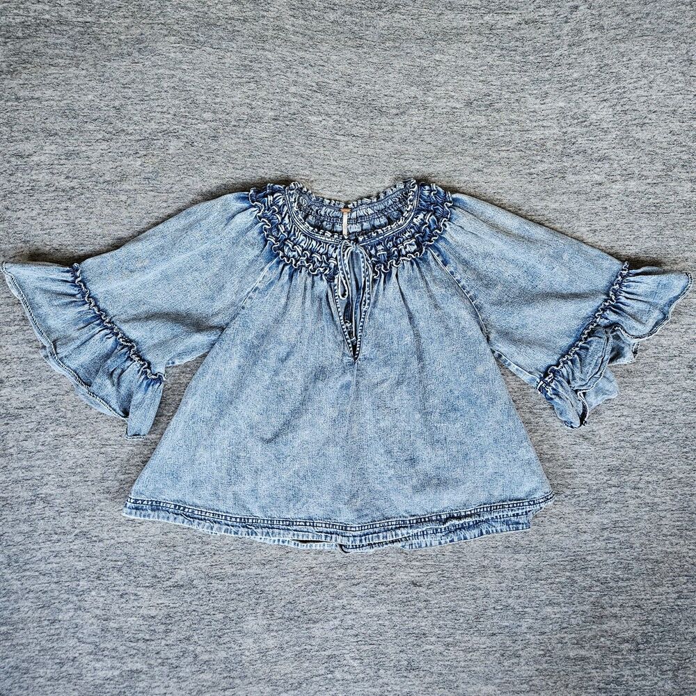 Free People Ainsley Acid Wash Denim Bell Sleeve Smocked Babydoll Size S Ruffle